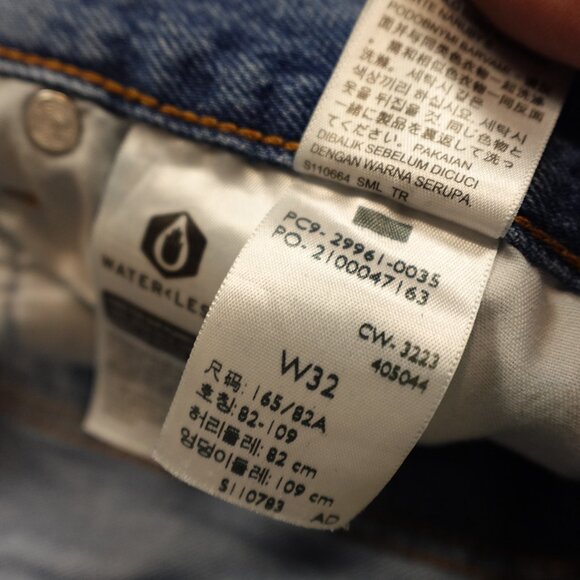 Levi’s 501 Premium Cutoff Denim Shorts Women’s W32 Medium Wash Raw Hem - Picture 12 of 13